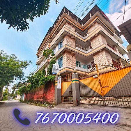 Taj Residency Holiday Homestay -Entire 1Bhk & 2Bhk Private Apartments -Call 767Ooo54Oo Jorhat Bagian luar foto