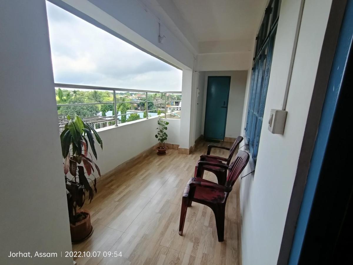 Taj Residency Holiday Homestay -Entire 1Bhk & 2Bhk Private Apartments -Call 767Ooo54Oo Jorhat Bagian luar foto