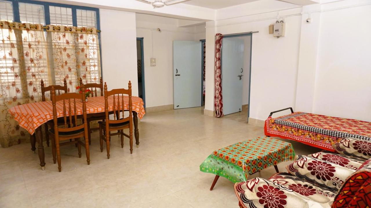 Taj Residency Holiday Homestay -Entire 1Bhk & 2Bhk Private Apartments -Call 767Ooo54Oo Jorhat Bagian luar foto
