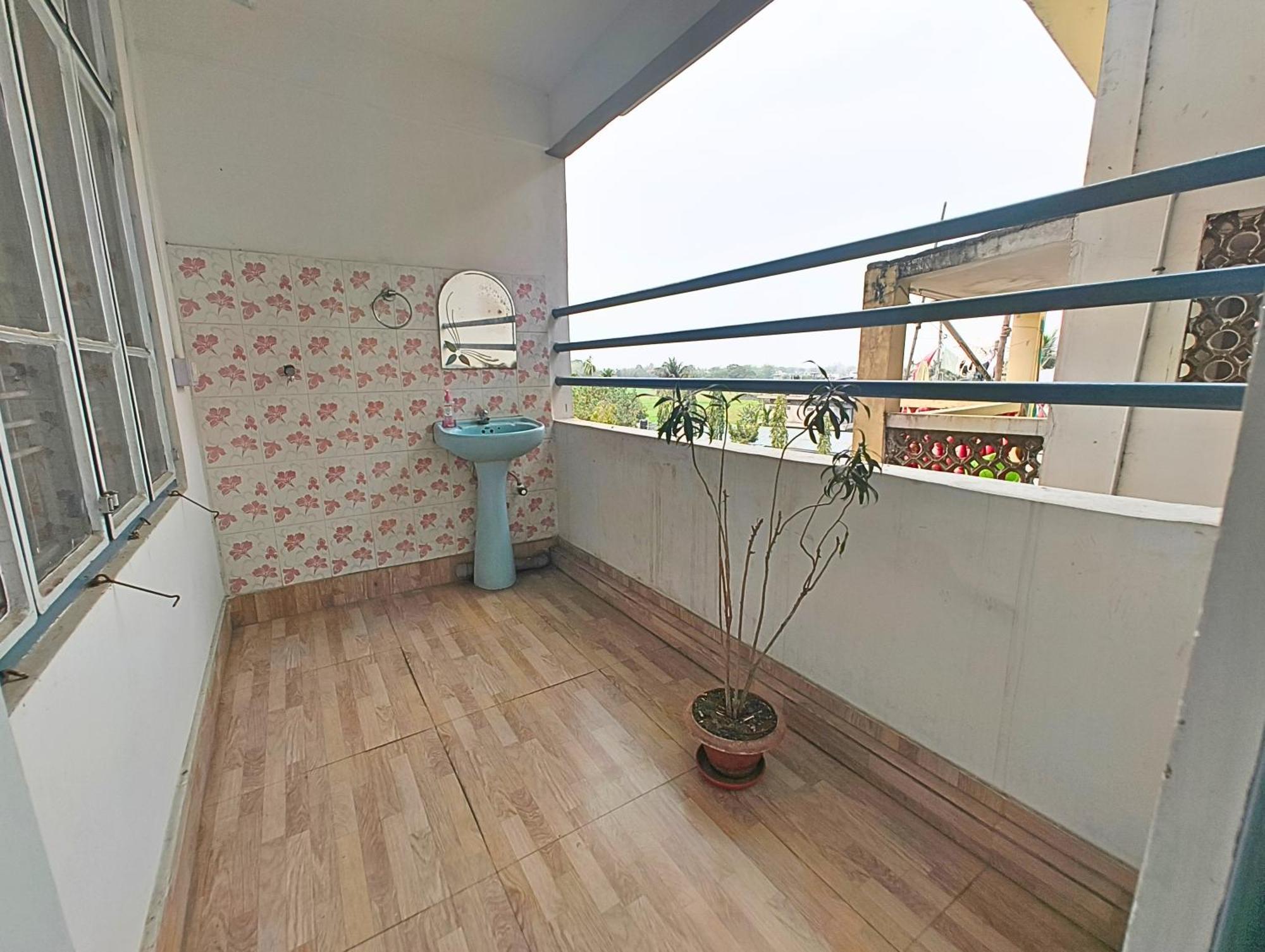 Taj Residency Holiday Homestay -Entire 1Bhk & 2Bhk Private Apartments -Call 767Ooo54Oo Jorhat Bagian luar foto