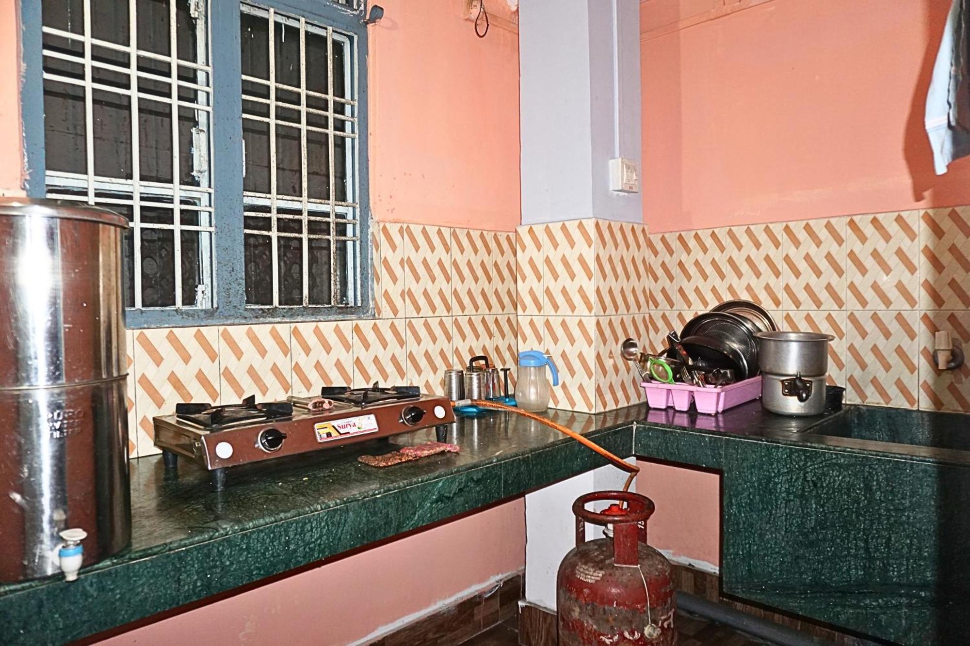 Taj Residency Holiday Homestay -Entire 1Bhk & 2Bhk Private Apartments -Call 767Ooo54Oo Jorhat Bagian luar foto