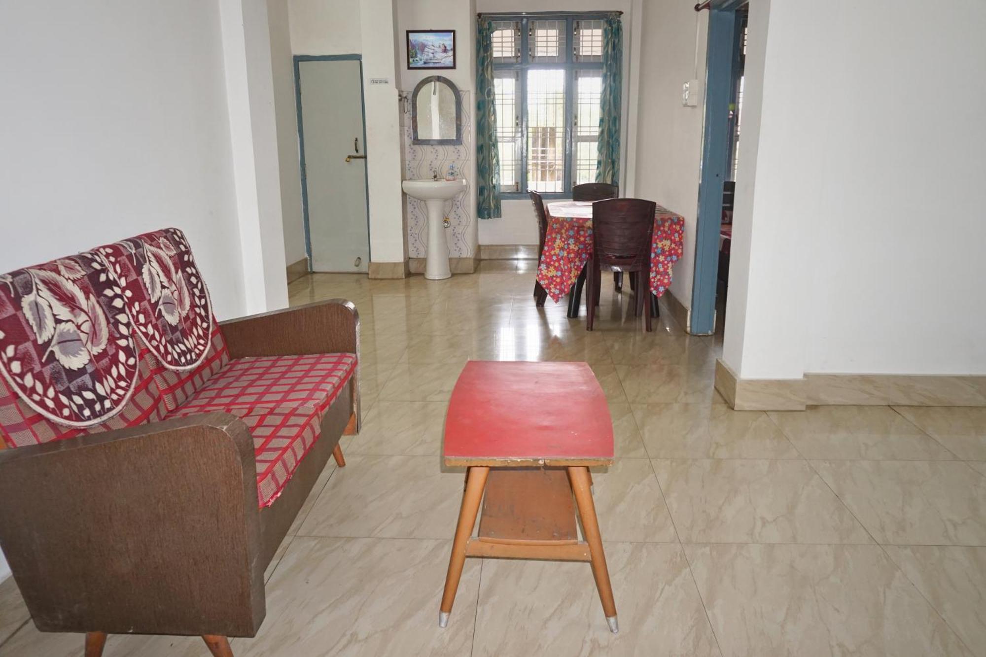 Taj Residency Holiday Homestay -Entire 1Bhk & 2Bhk Private Apartments -Call 767Ooo54Oo Jorhat Bagian luar foto