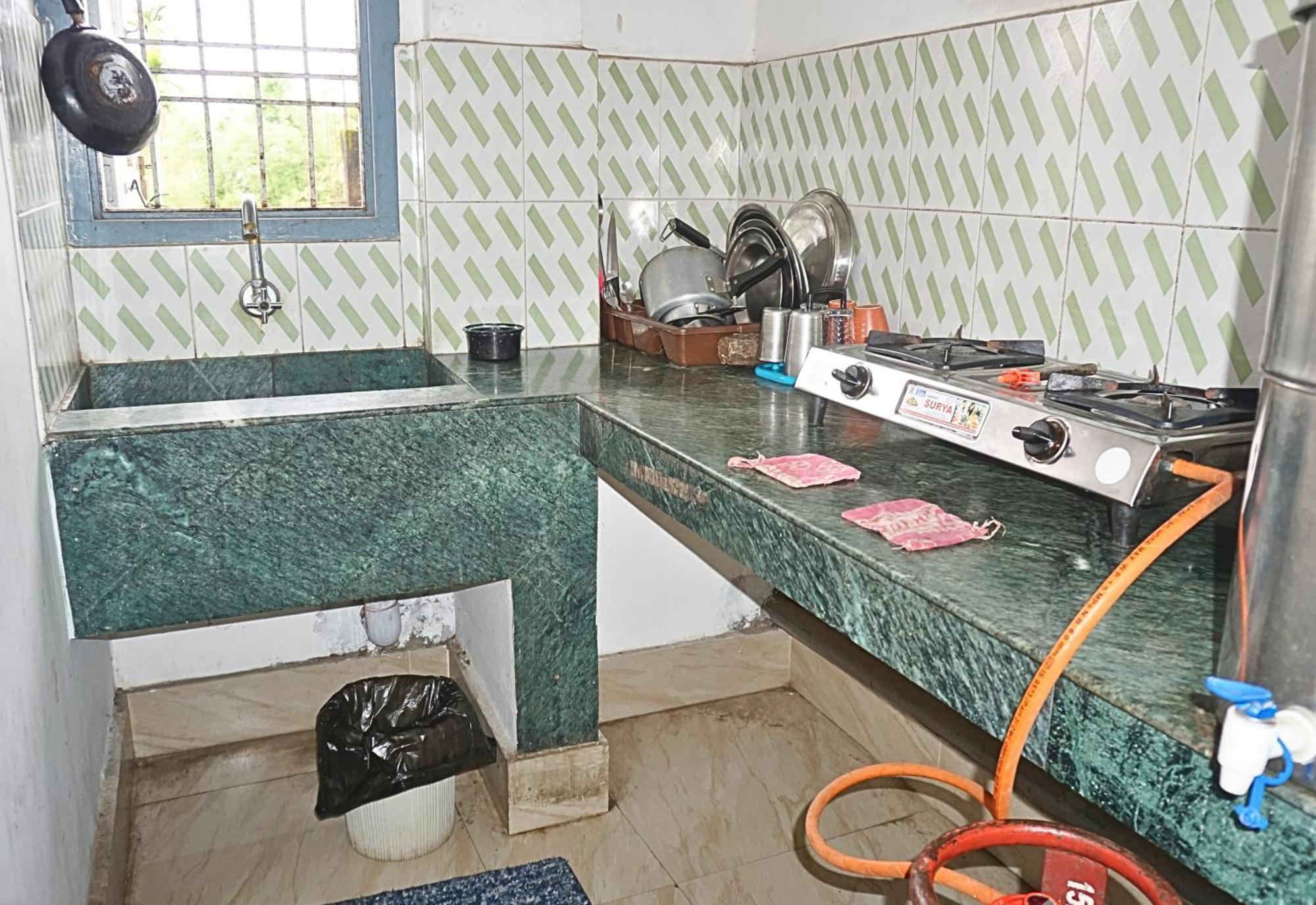 Taj Residency Holiday Homestay -Entire 1Bhk & 2Bhk Private Apartments -Call 767Ooo54Oo Jorhat Bagian luar foto