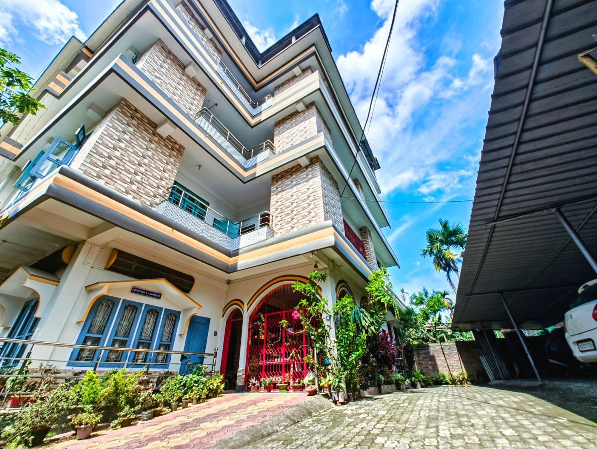 Taj Residency Holiday Homestay -Entire 1Bhk & 2Bhk Private Apartments -Call 767Ooo54Oo Jorhat Bagian luar foto